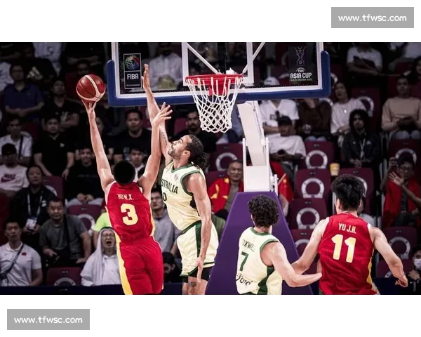 朱俊龙压哨三分点燃亚洲杯首战!中国男篮精妙配合掀翻沙特